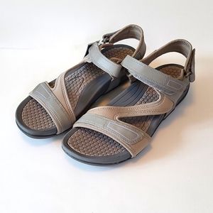 Baretraps Grey Strap Comfy Sandals Shoes Size 9